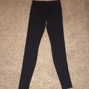 Plain black lululemon leggings